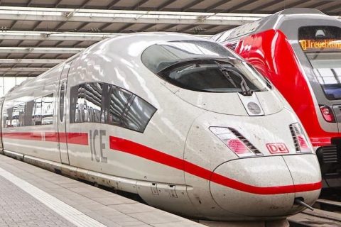 ICE und Regiozug der deutschen Bahn